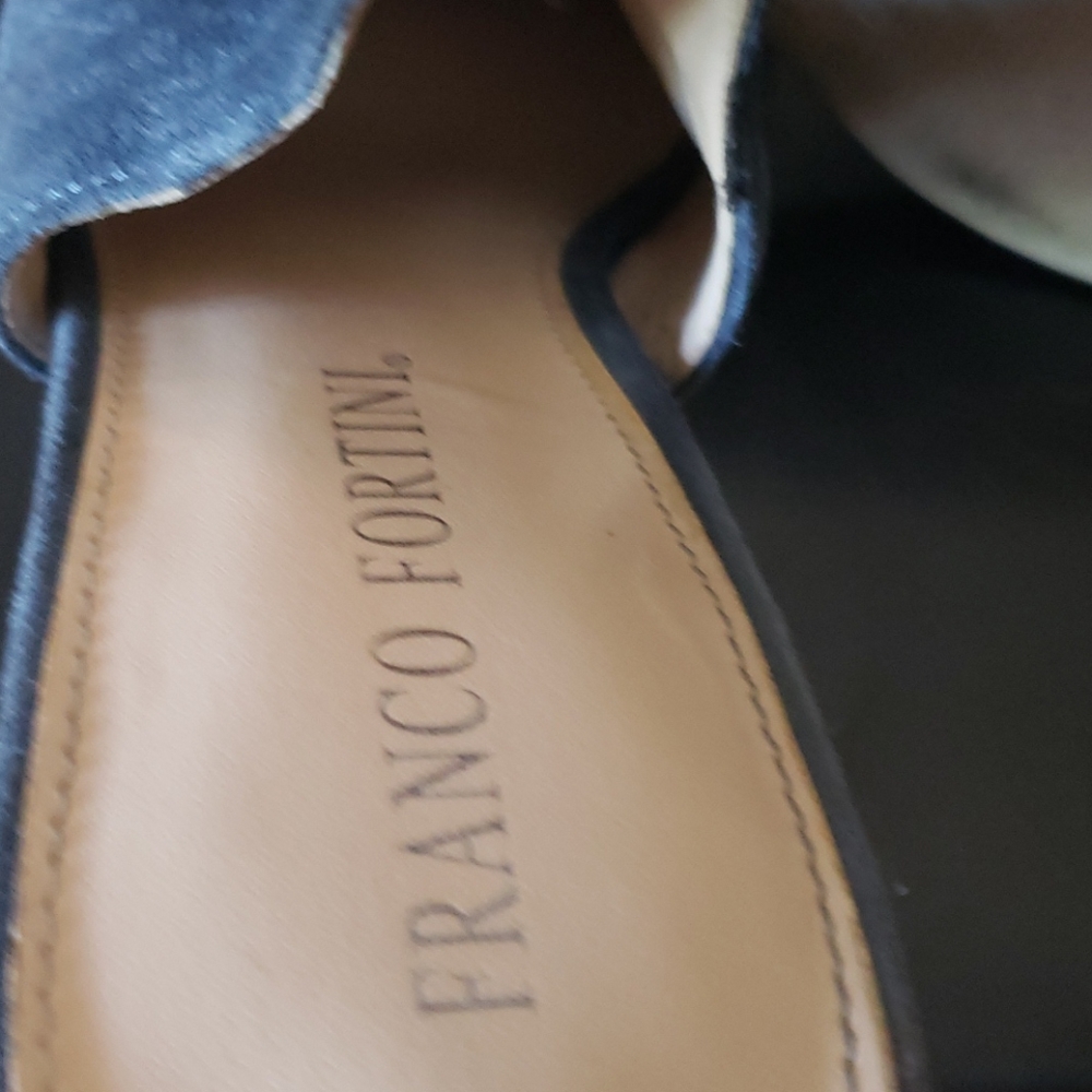 Shoe - Picture 5 of 7